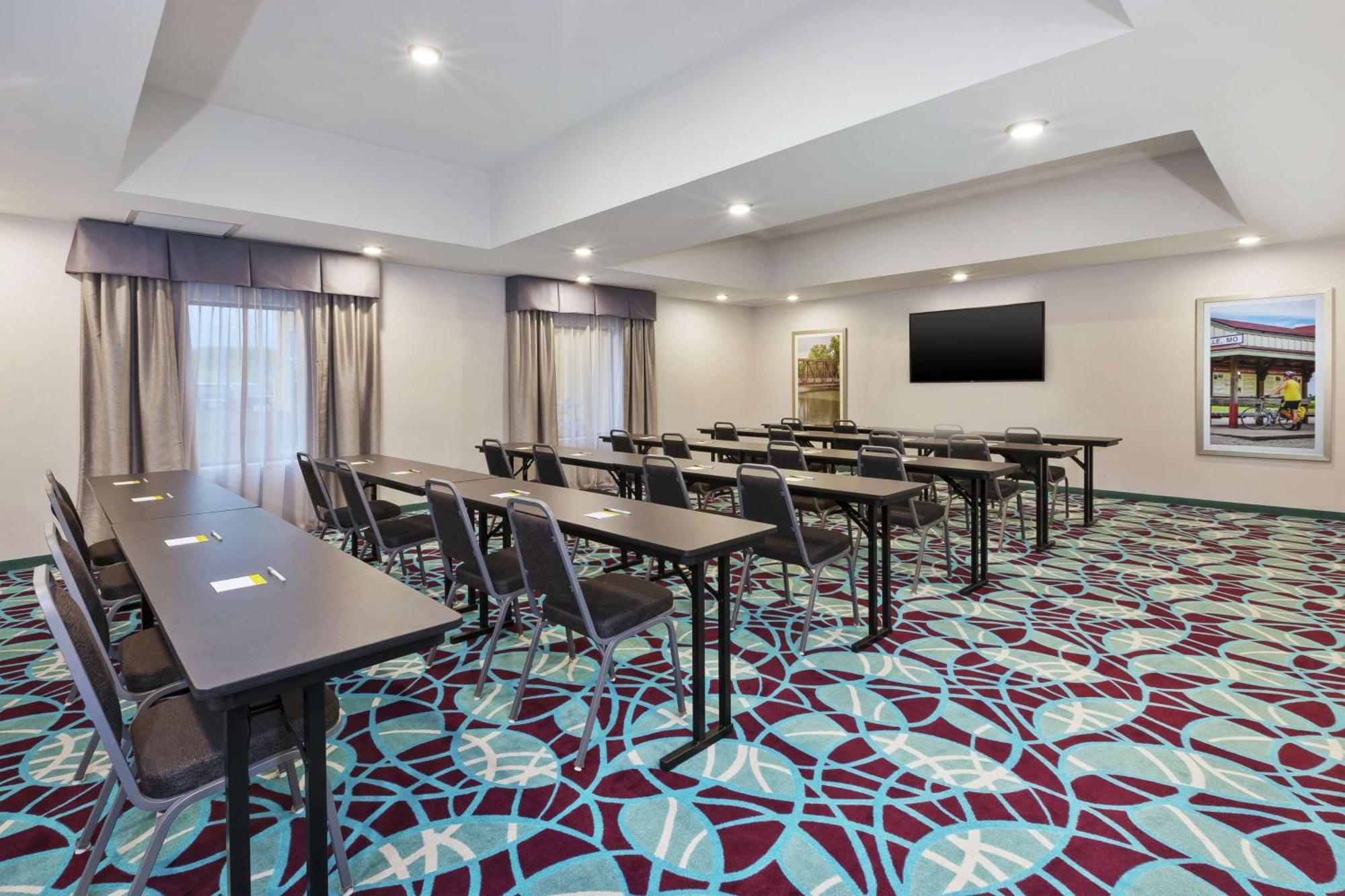Hampton Inn Седалия Екстериор снимка
