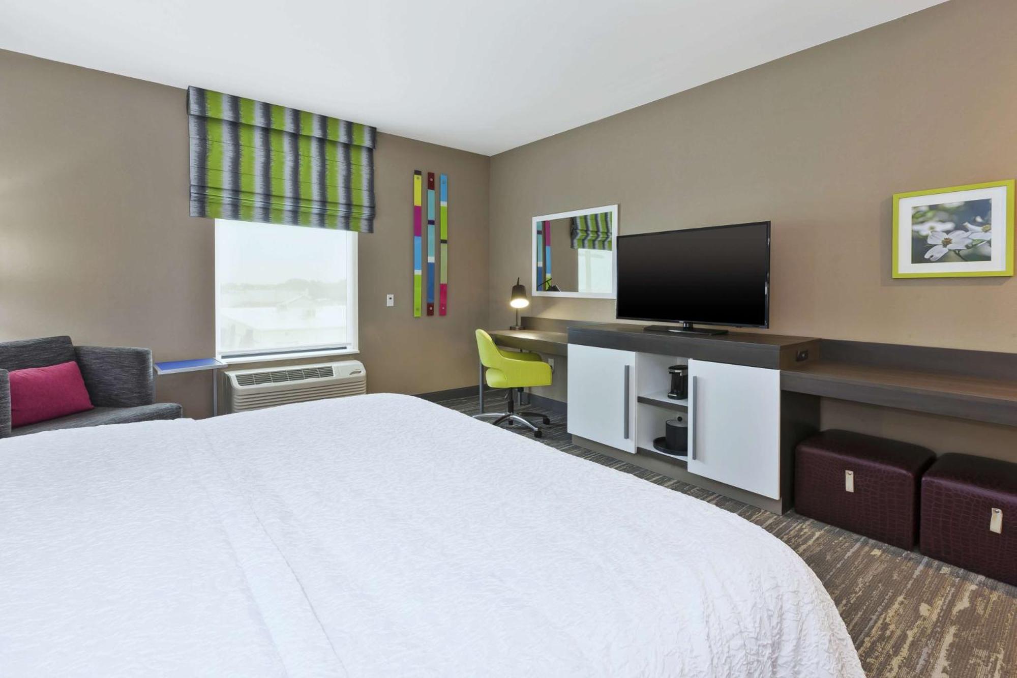 Hampton Inn Седалия Екстериор снимка
